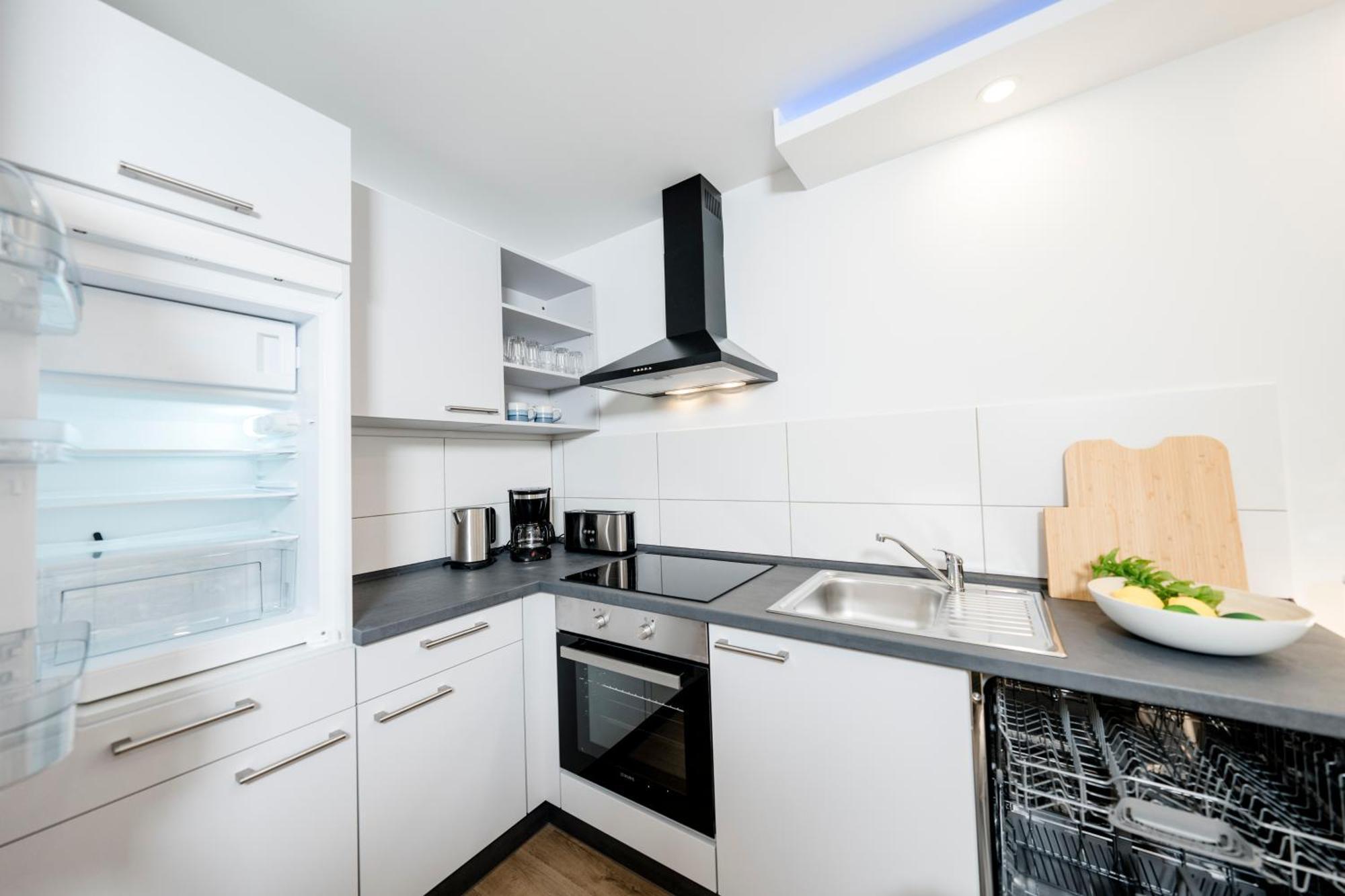 Bellabene Modernes Studio Apartment In Zentraler Lage Mit Terrasse, Parkplatz, Smarttv Пфорцхайм Екстериор снимка