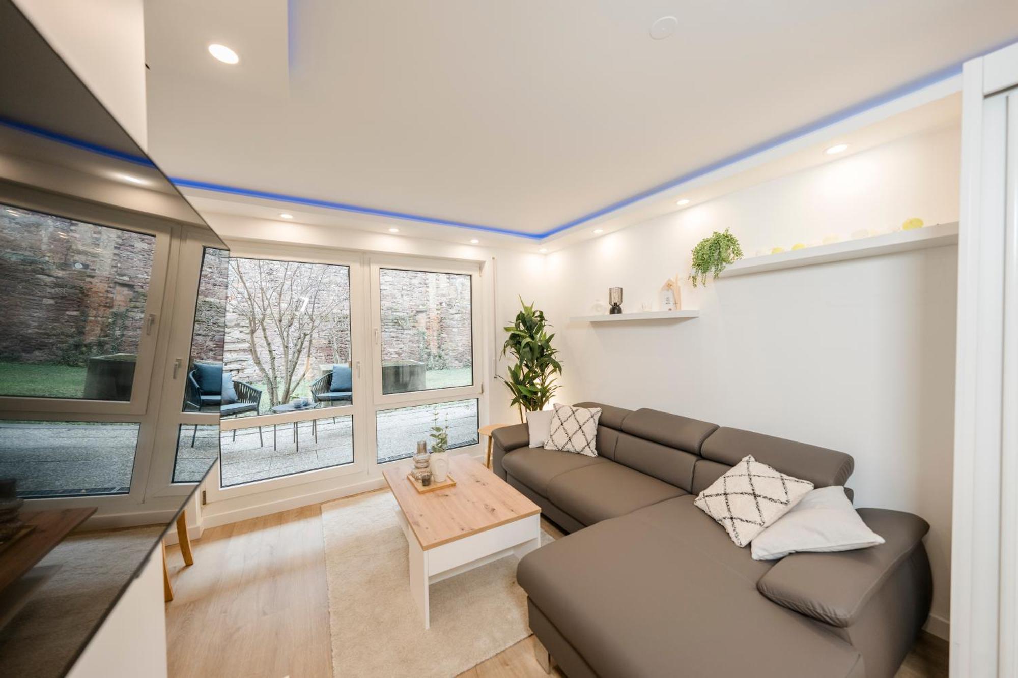 Bellabene Modernes Studio Apartment In Zentraler Lage Mit Terrasse, Parkplatz, Smarttv Пфорцхайм Екстериор снимка