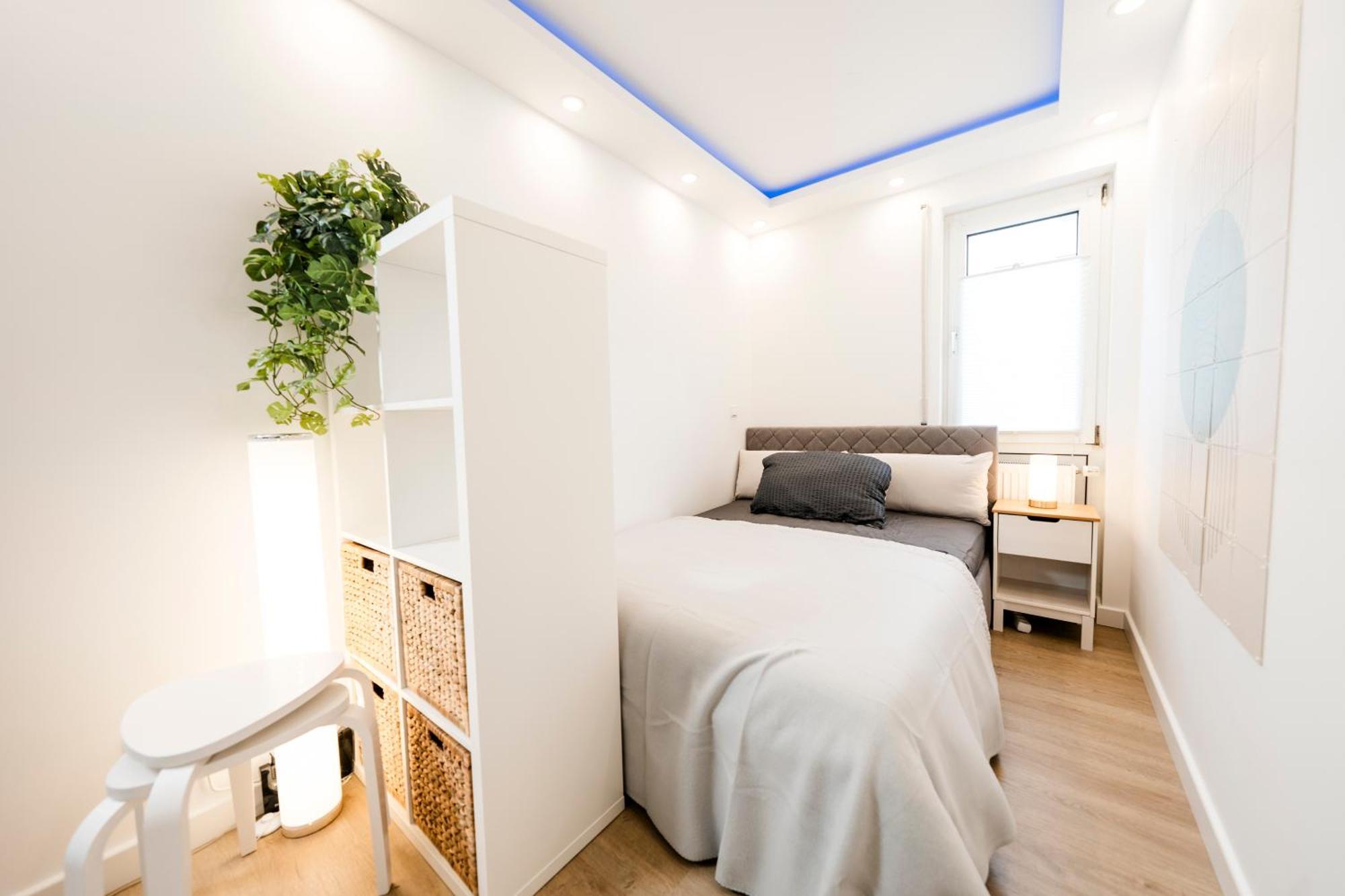 Bellabene Modernes Studio Apartment In Zentraler Lage Mit Terrasse, Parkplatz, Smarttv Пфорцхайм Екстериор снимка